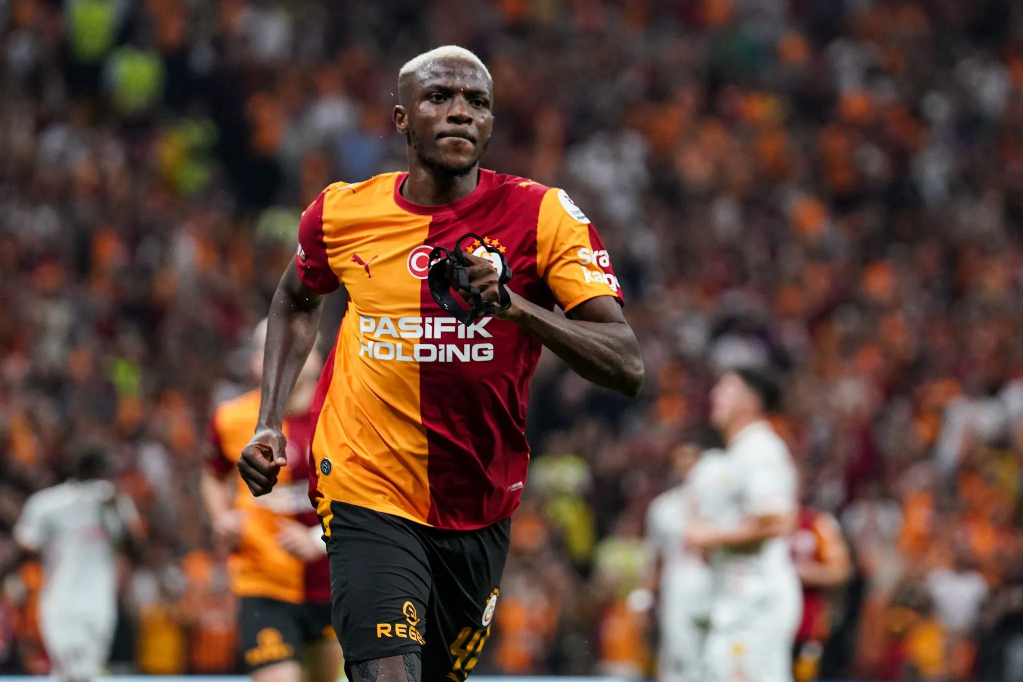 nijeryadan galatasaraya victor osimhen soku 3 SkSF617I