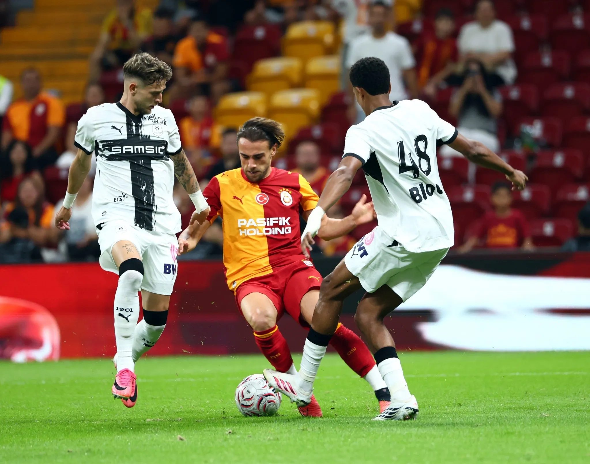Okan Buruk'tan 10 numara kararı! İşte Galatasaray'ın Çorum FK maçı mümkün 11'i 21 okan buruktan 10 numara karari iste galatasarayin corum fk maci mumkun 11i 19 CXA4dHes