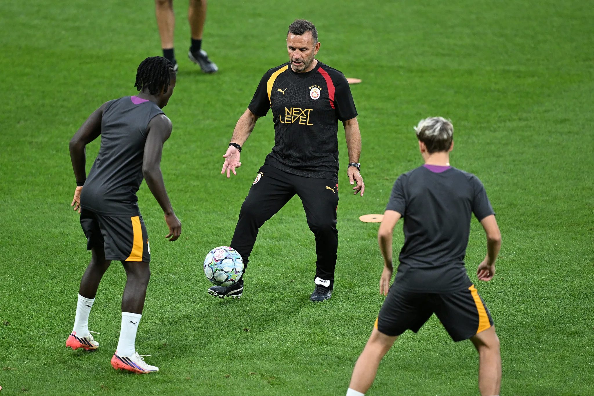 okan buruktan baris alper yilmaz ve leroy sane icin ozel hamle 1 44EFt34T