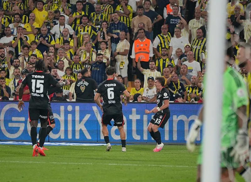 Ömer Üründül Fenerbahçe-Beşiktaş derbisini değerlendirdi! 4 omer urundul fenerbahce besiktas derbisini degerlendirdi 2 pVMYDCIA