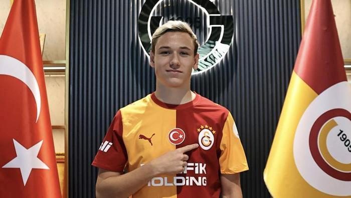 ÖZEL | 'PSG istedi, Galatasaray transfer etti' Rus gazeteciden Batrakov tahlili: 8 gol atar Osimhen'e de 10 asist... 6 ozel psg istedi galatasaray transfer etti rus gazeteciden batrakov tahlili 8 gol atar