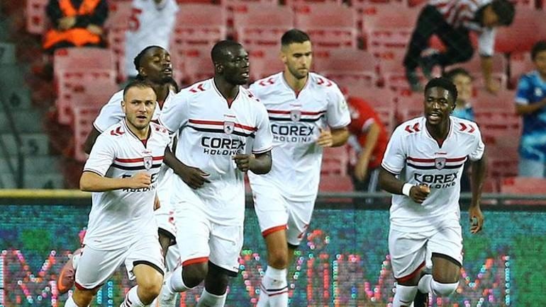 (ÖZET) 6 gollü maç nefes kesti! Samsun'da kazanan çıkmadı | Samsunspor - Göztepe maç sonucu: 3-3 2 ozet 6 gollu mac nefes kesti samsunda kazanan cikmadi samsunspor goztepe mac gQvV3MvX