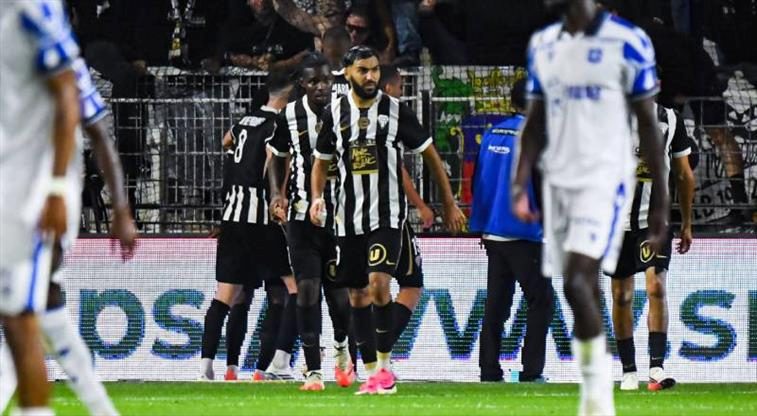 ozet angers auxerre deplasmaninda rahat kazandi