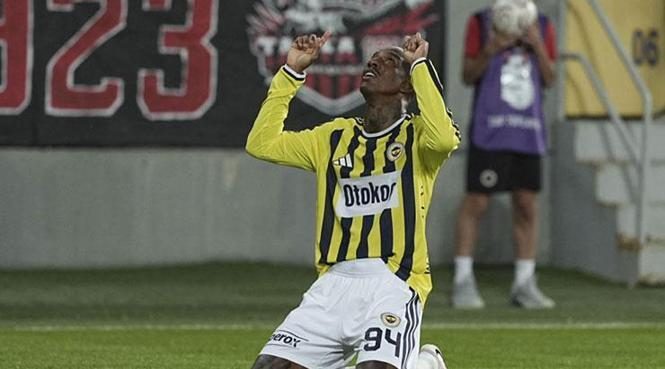 (ÖZET) Fenerbahçe üstünlüğünü koruyamadı! Başkent'te kazanan Gençlerbirliği oldu | Gençlerbirliği - Fenerbahçe maç sonucu: 2-1 7 ozet fenerbahce ustunlugunu koruyamadi baskentte kazanan genclerbirligi oldu genclerbirligi fenerbahce mac sonucu awhzpy2H