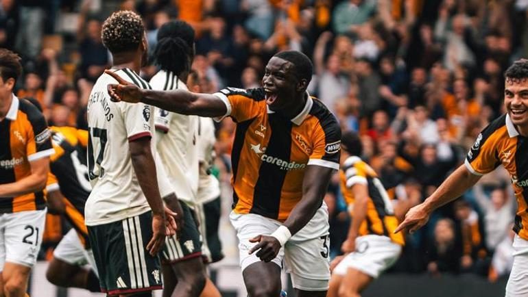 (ÖZET) Hull City, Manchester United'ı bozguna uğrattı! Hull City - Manchester United maçı sonucu: 2-0 2 ozet hull city manchester unitedi bozguna ugratti hull city manchester united maci sonucu