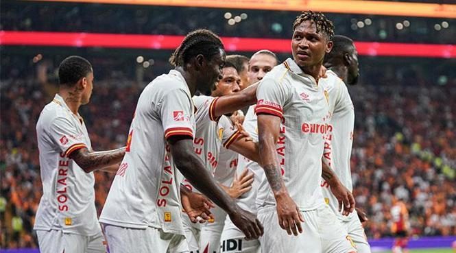 ozet yildizlar sahne aldi galatasaray 5 gollu macta goztepeyi devirdi galatasaray goztepe dRb8RiJW