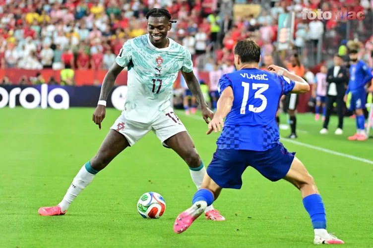 Rafael Leao'nun Milan'a veda edeceği tarih belirli oldu! "İstanbul'a gidebilir" 8 rafael leaonun milana veda edecegi tarih belirli oldu istanbula gidebilir 6 2E9GelBh