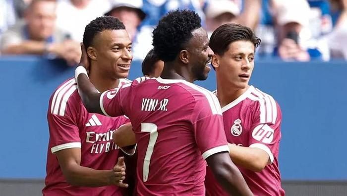 Real Madrid'de Arda Güler tekrar boş geçmedi, övgüleri dizdiler: 'Altın sol ayak' | 'Mourinho ile rahat hissediyor' 3 real madridde arda guler tekrar bos gecmedi ovguleri dizdiler altin sol ayak mourinho mP8ZqcPk