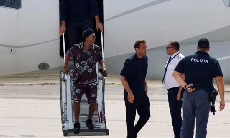 ronaldinho 11 yil sonra futbola geri dondu iste yeni takimi ONKwWIN9