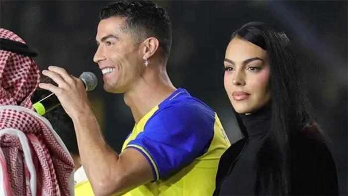 Ronaldo ve eşi Georgina arasında saklı sözleşme! Sessiz sedasız evliliğin perde arkası 3 ronaldo ve esi georgina arasinda sakli sozlesme sessiz sedasiz evliligin perde arkasi 1