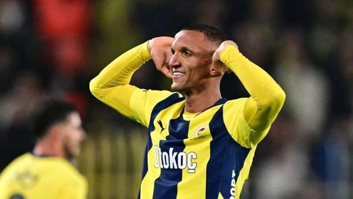 Rusya yolcusu oluyor! Fenerbahçe'de ayrılık kapıda 4 rusya yolcusu oluyor fenerbahcede ayrilik kapida 2 bnGPPEmN