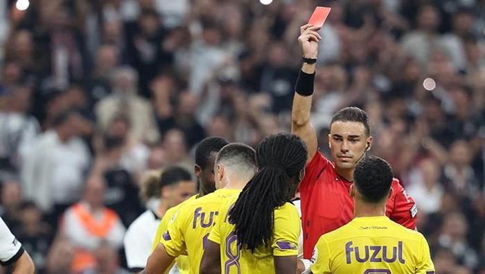 'Sahada görebilen var mı? Sanmıyorum' Spor muharrirleri Beşiktaş-Eyüpspor maçını yorumladı 2 sahada gorebilen var mi sanmiyorum spor muharrirleri besiktas eyupspor macini yorumladi 0 wXbCpj7A