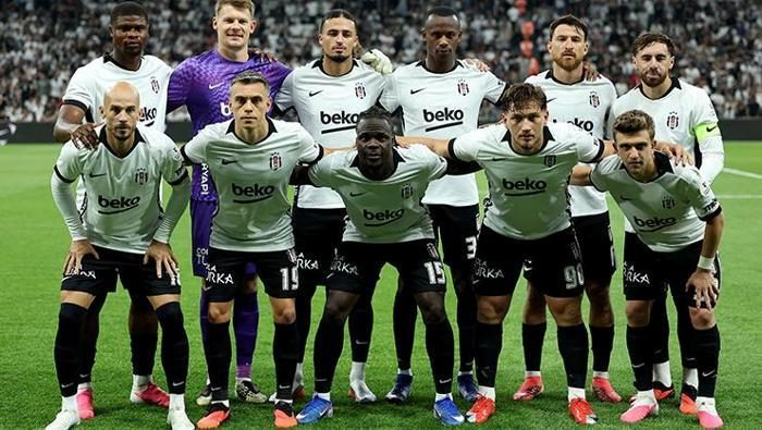 'Sahada görebilen var mı? Sanmıyorum' Spor muharrirleri Beşiktaş-Eyüpspor maçını yorumladı 3 sahada gorebilen var mi sanmiyorum spor muharrirleri besiktas eyupspor macini yorumladi 1 Bq6RBfnm