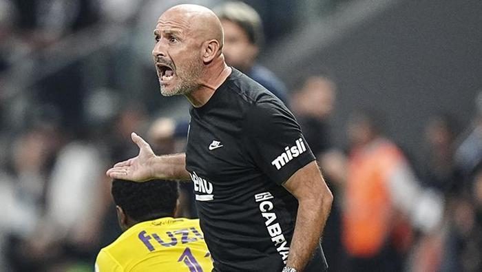'Sahada görebilen var mı? Sanmıyorum' Spor muharrirleri Beşiktaş-Eyüpspor maçını yorumladı 6 sahada gorebilen var mi sanmiyorum spor muharrirleri besiktas eyupspor macini yorumladi 4 wH7FFyR5