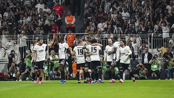 'Sahada görebilen var mı? Sanmıyorum' Spor muharrirleri Beşiktaş-Eyüpspor maçını yorumladı 7 sahada gorebilen var mi sanmiyorum spor muharrirleri besiktas eyupspor macini yorumladi 5 srBwT8kc