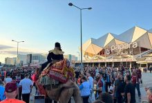 Salah sevgisi hudut tanımadı! Firavun kostümü ve deve 11 salah sevgisi hudut tanimadi firavun kostumu ve deve pEEhGyF2