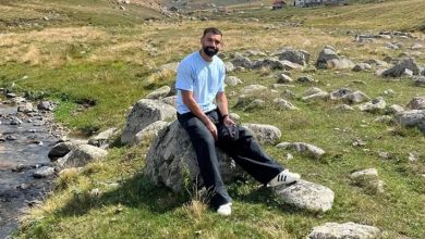 salahin fotograf cektirdigi tasin yanina bank konuldu 9J5AIQeg