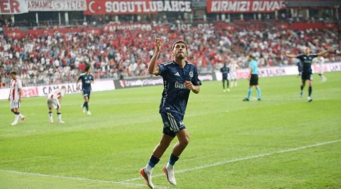 Samsun'da Fener'in zaferi! Güle oynaya 3 puana... (ÖZET) Samsunspor - Fenerbahçe maç sonucu 0-2 6 samsunda fenerin zaferi gule oynaya 3 puana ozet samsunspor fenerbahce mac sonucu 0 2 Lq6zacSg