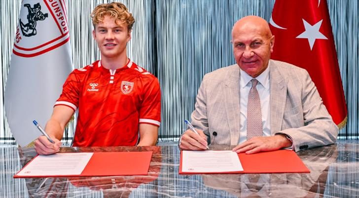 Samsunspor yeni transferini açıkladı! 5 yıllık imza 1 samsunspor yeni transferini acikladi 5 yillik imza cPaeXhMY