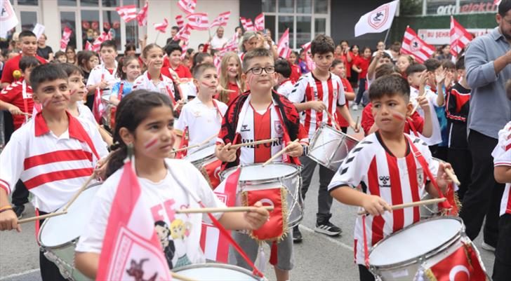 Samsunspor'dan 35 bin öğrenciye eğitim desteği 1 samsunspordan 35 bin ogrenciye egitim destegi DCIOzpO6