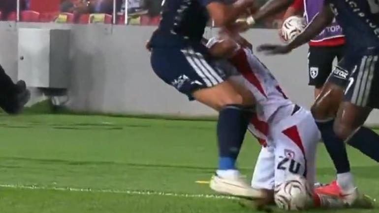 Samsunspor'dan hakeme sert tepki! Çok konuşulacak konum... 2 samsunspordan hakeme sert tepki cok konusulacak konum 0