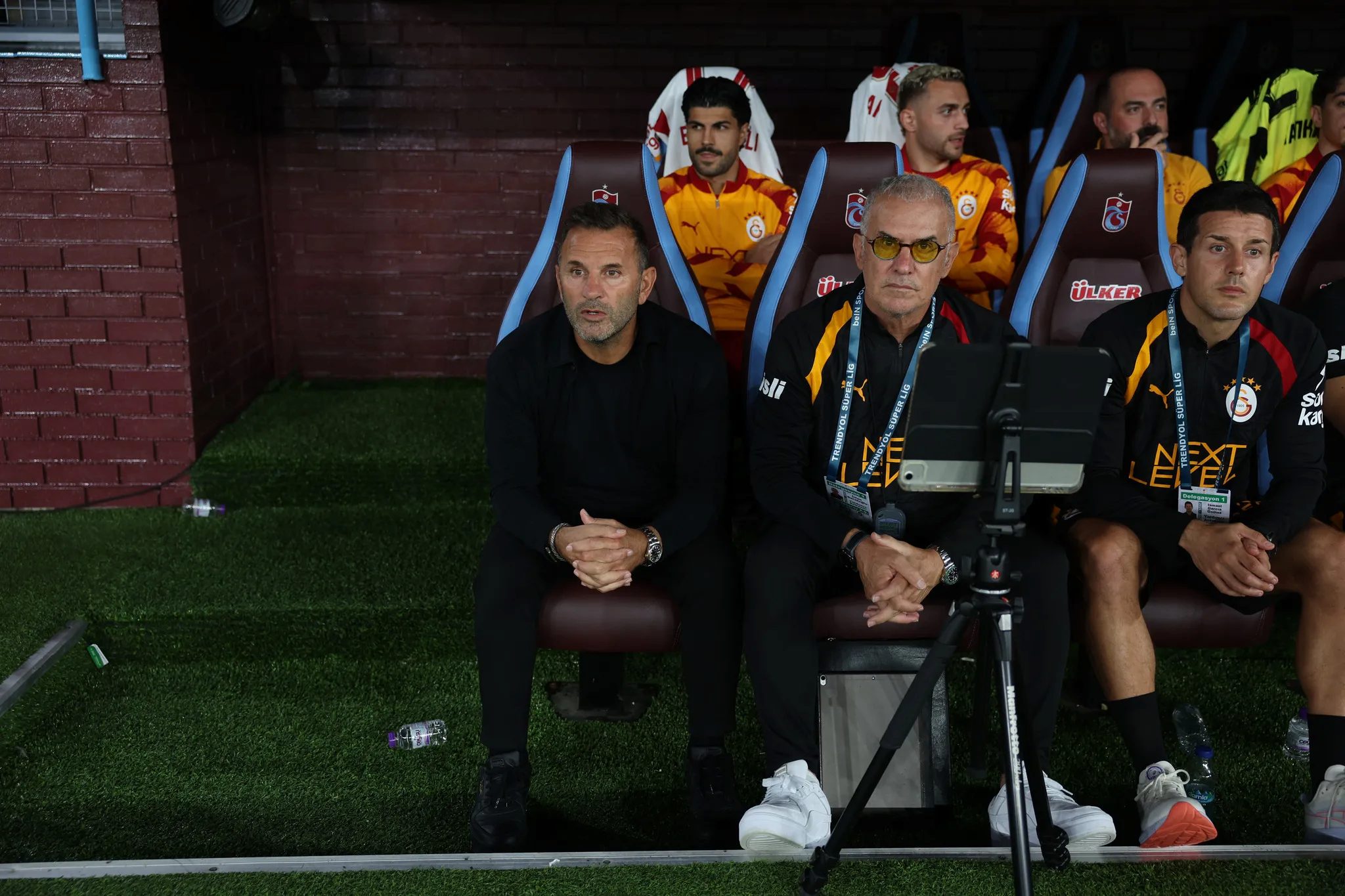 Selçuk İnan'dan Okan Buruk'a transfer telefonu! Galatasaraylı yıldızı şahsen istedi 2 selcuk inandan okan buruka transfer telefonu galatasarayli yildizi sahsen istedi 0 bCPH6mRk