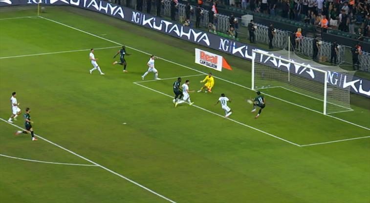 Sousa inanılmaz pozisyonu kaçırdı 1 sousa inanilmaz pozisyonu kacirdi by5vfWEJ