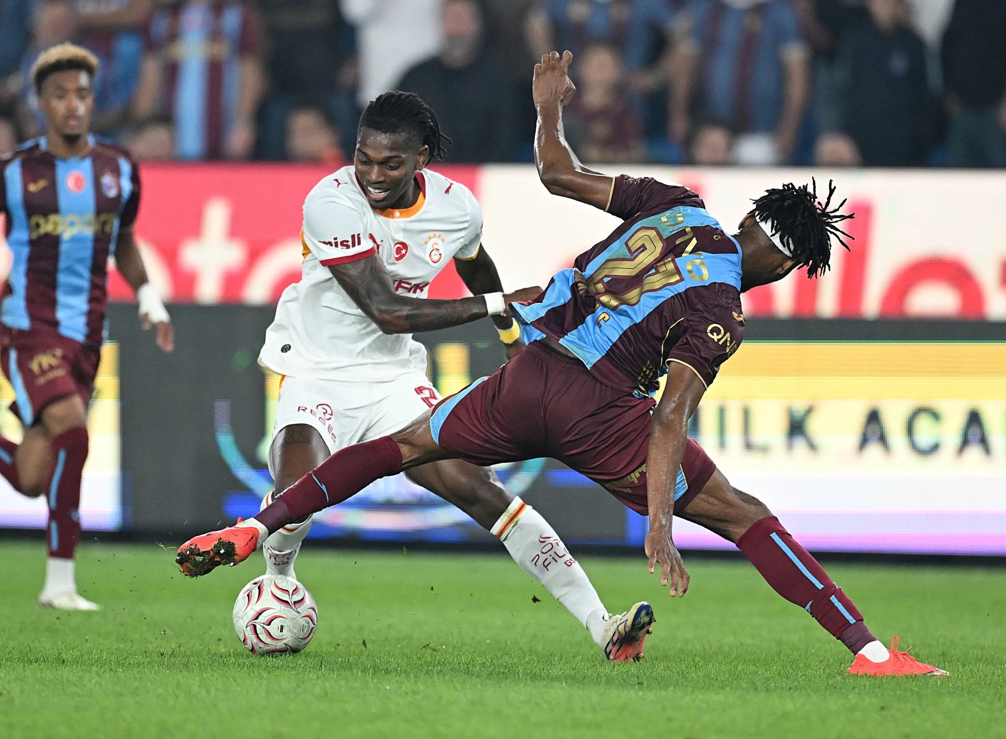spor muellifleri trabzonspor galatasaray macini kiymetlendirdi sampiyonluk yarisinda ben de varim dedi 13 lVVhIYYK