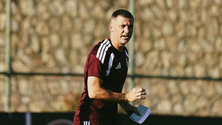 Süper Lig'de birinci teknik yönetici ayrılığı! Resmen açıklandı 2 super ligde birinci teknik yonetici ayriligi resmen aciklandi 0