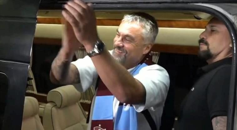 Thomas Reis, resmi imza için Trabzon'da! İşte ilk görüntüleri 1 thomas reis resmi imza icin trabzonda iste ilk goruntuleri rLsfK5m4
