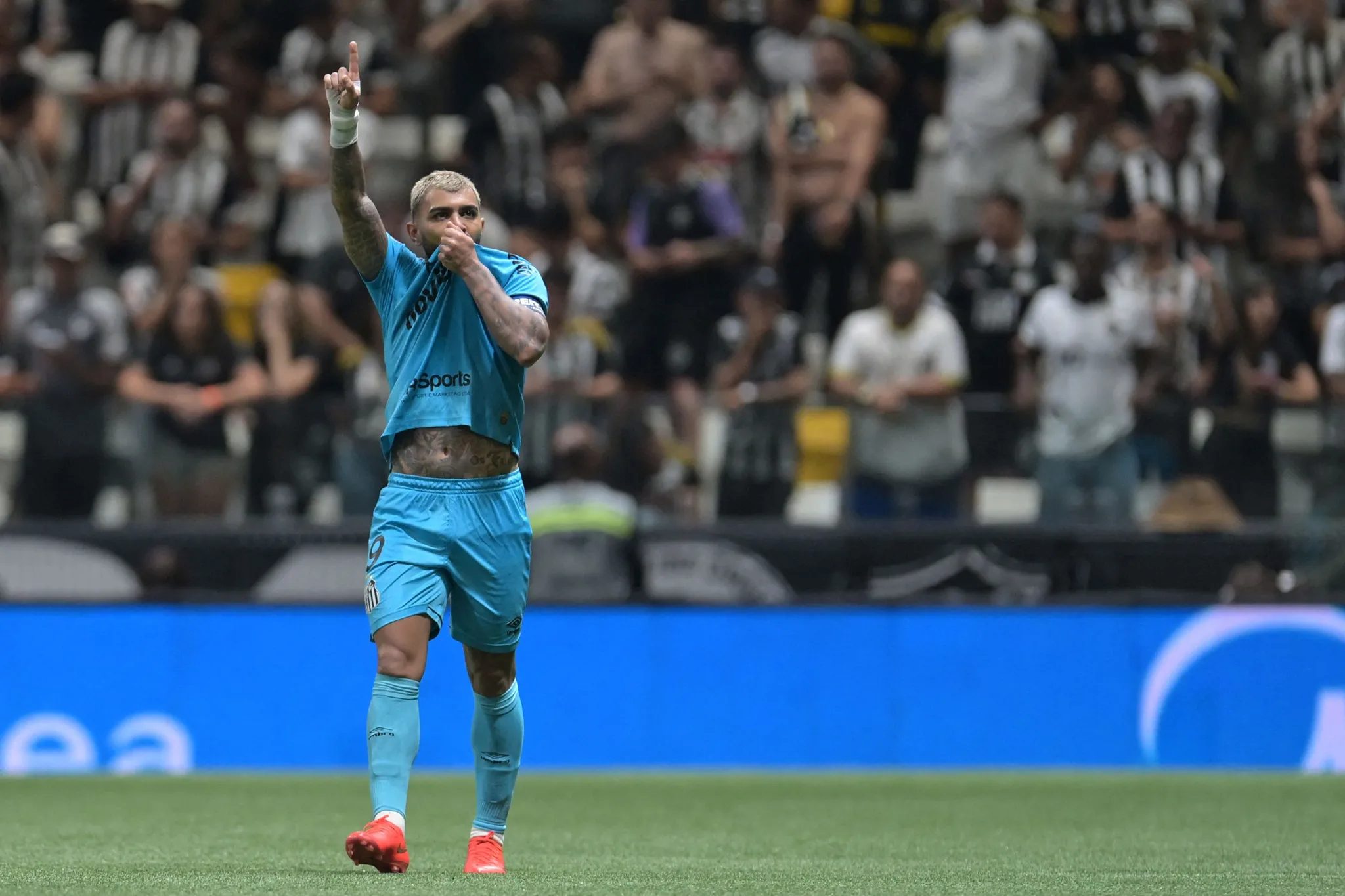 Transfer bombasını patlattılar! Beşiktaş, Fenerbahçe ve Galatasaray... 20 transfer bombasini patlattilar besiktas fenerbahce ve galatasaray 18 6K1MYB3Z