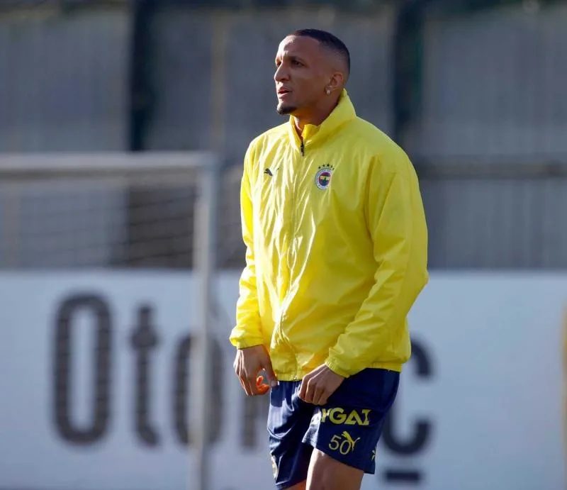 Transfer dönemi bitti ayrılıklar bitmedi! Fenerbahçe o isimle vedalaşıyor 13 transfer donemi bitti ayriliklar bitmedi fenerbahce o isimle vedalasiyor 11