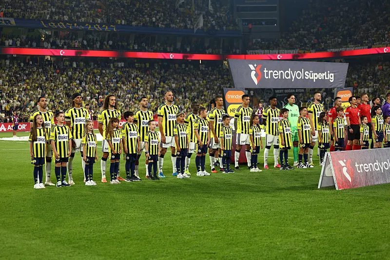 Transfer dönemi bitti ayrılıklar bitmedi! Fenerbahçe o isimle vedalaşıyor 7 transfer donemi bitti ayriliklar bitmedi fenerbahce o isimle vedalasiyor 5 TLYb1rvs