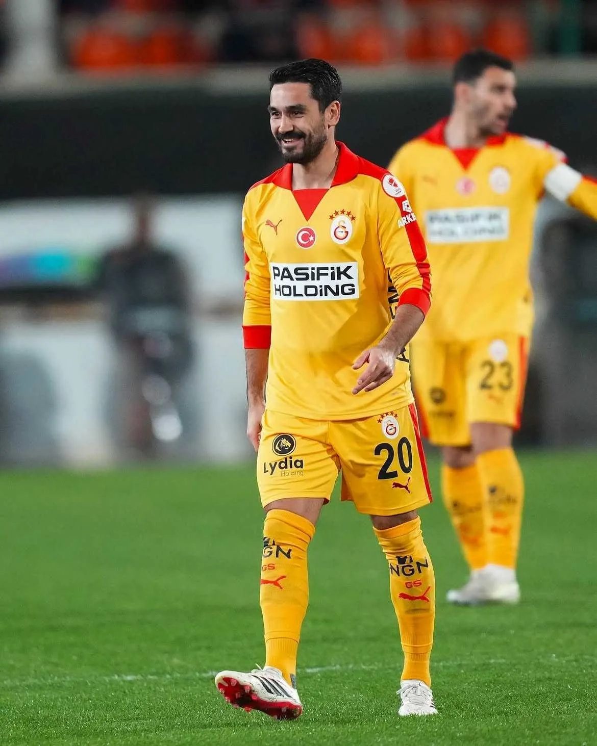 transfer haberi galatasarayda sok ayrilik gelismesi kelamli reaksiyonla karsilasti ve 13