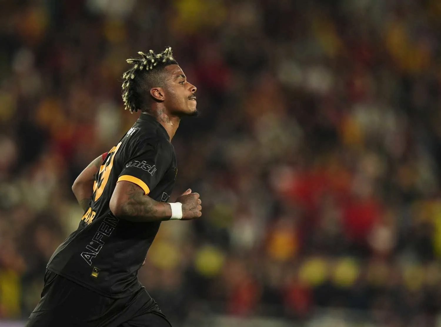 TRANSFER HABERİ: Galatasaraylı yıldız hakkında sürpriz iddia! Son dakikada gruptan ayrılabilir 12 transfer haberi galatasarayli yildiz hakkinda surpriz iddia son dakikada gruptan ayrilabilir 10 WyKqnBTU