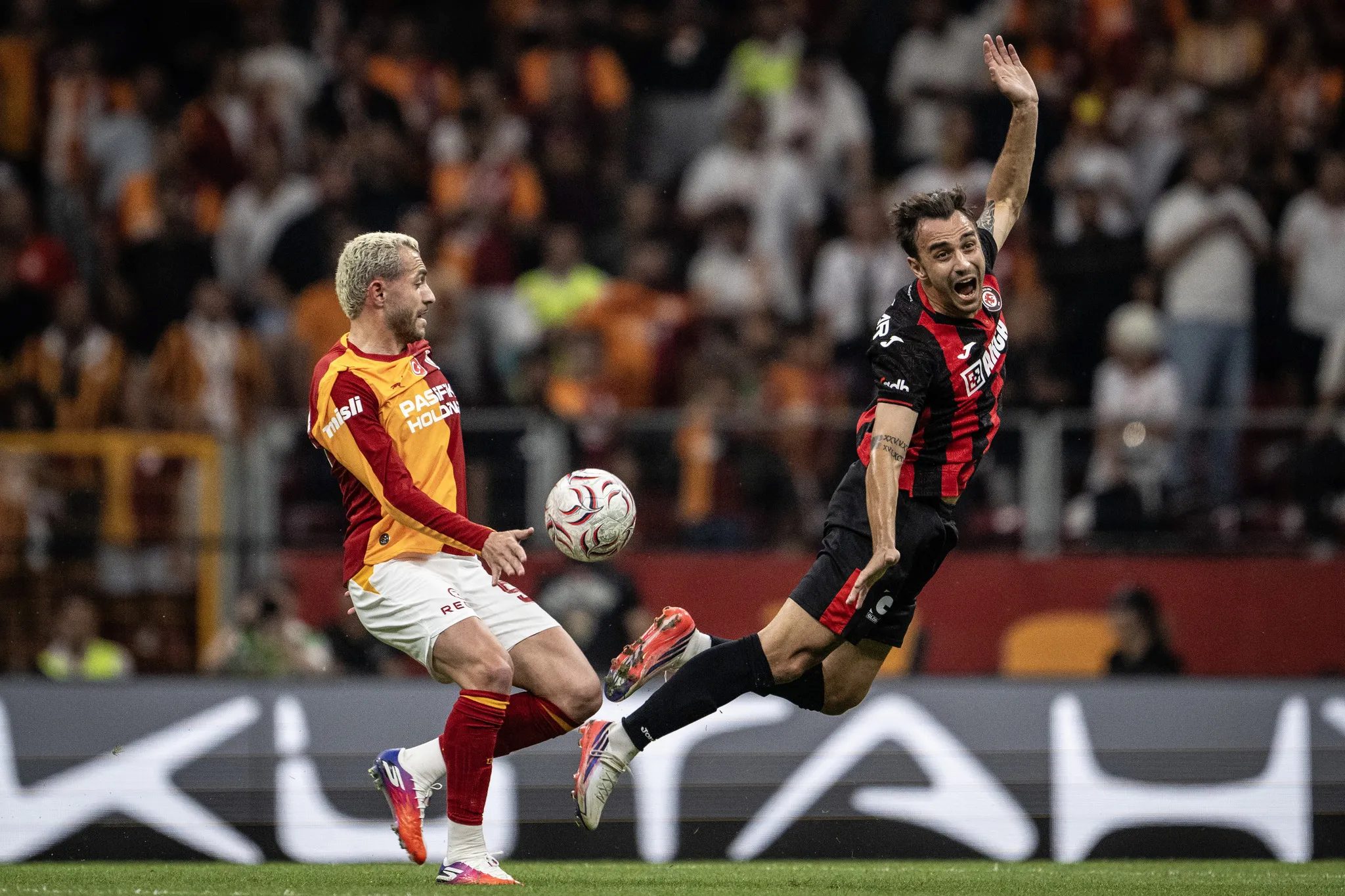 TRANSFER HABERİ: Galatasaraylı yıldıza beklenmedik talip! Herkes Torreira derken... 11 transfer haberi galatasarayli yildiza beklenmedik talip herkes torreira derken 9