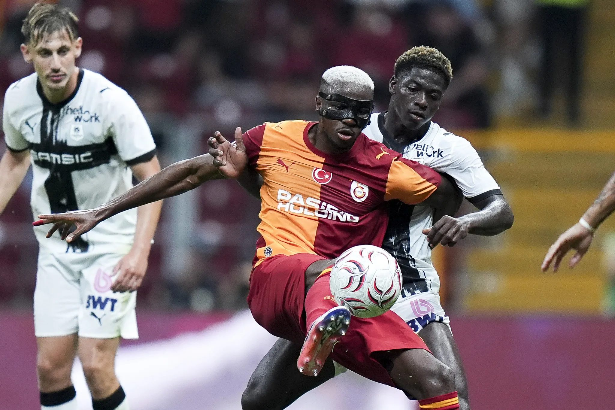 TRANSFER HABERİ: Victor Osimhen için Galatasaray'a inanılmaz teklif! Alman basını duyurdu 2 transfer haberi victor osimhen icin galatasaraya inanilmaz teklif alman basini duyurdu 0 8F9RGzXL