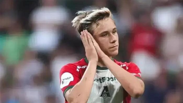 Transferde keyifli son çok yakın! Galatasaray Batrakov'u bitiriyor 5 transferde keyifli son cok yakin galatasaray batrakovu bitiriyor 3 KJ8t2MVJ