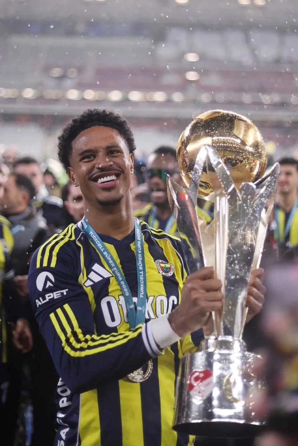 transferi iptal olmustu italyan takimi fenerbahcenin yildizinda israrci 10 teXsBiPF