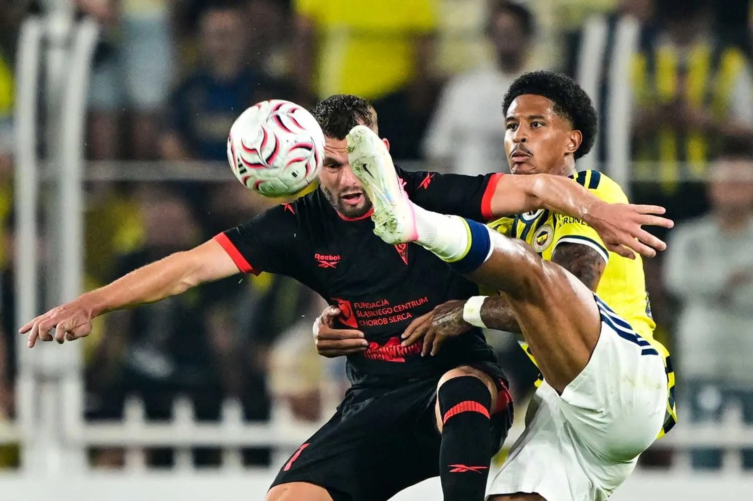 transferi iptal olmustu italyan takimi fenerbahcenin yildizinda israrci 9 NWes3y2V