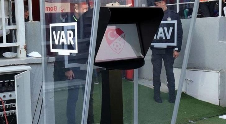Trendyol Süper Lig'de günün maçlarının VAR hakemleri belli oldu 1 trendyol super ligde gunun maclarinin var hakemleri belli oldu s5gFbivK