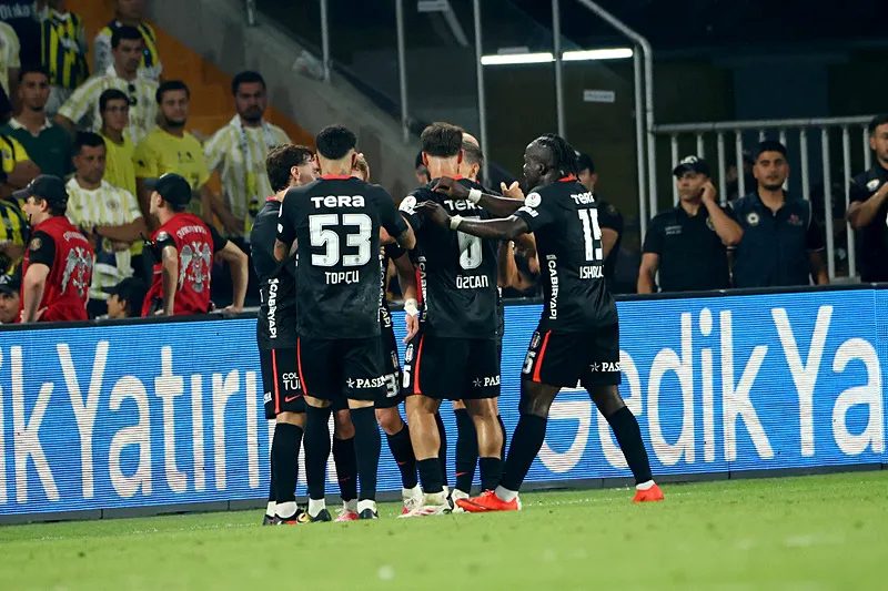 Trendyol Süper Lig'de şampiyonluk oranları değişti! İşte 4 büyüklere verilen talihler 10 trendyol super ligde sampiyonluk oranlari degisti iste 4 buyuklere verilen talihler 8 N5dY7L2i