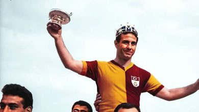 Türk futbolunun ve Galatasaray'ın unutulmaz efsanesi Metin Oktay, kabri başında anıldı 11 turk futbolunun ve galatasarayin unutulmaz efsanesi metin oktay kabri basinda anildi fVFsY7GK