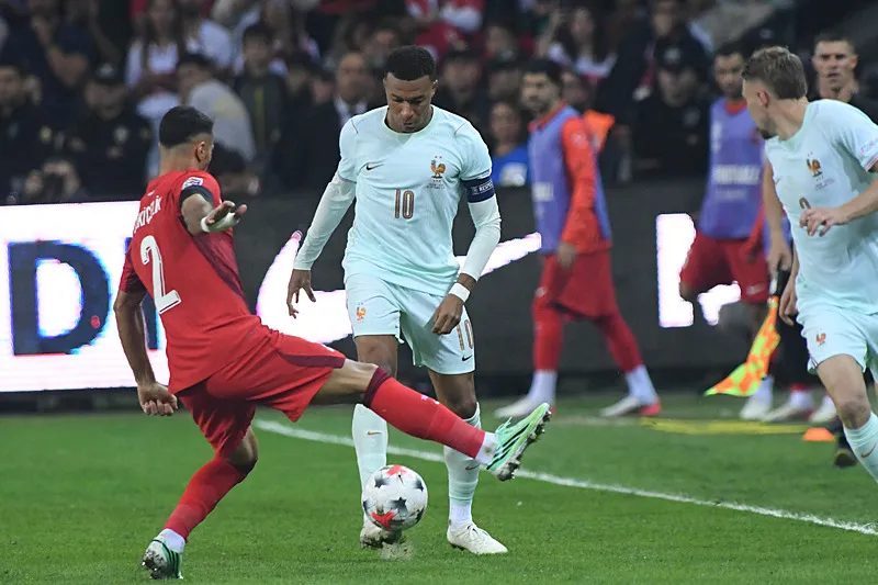 turkiye fransa maci sonrasi usta muelliflerden dikkat ceken sozler 11 QrlUb36b