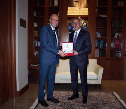 Türkiye - İtalya Resmi Maç Yemeği Düzenlendi 17 turkiye italya resmi mac yemegi duzenlendi 15 7Nc8NOBl