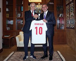 Türkiye - İtalya Resmi Maç Yemeği Düzenlendi 8 turkiye italya resmi mac yemegi duzenlendi w7ugdie1