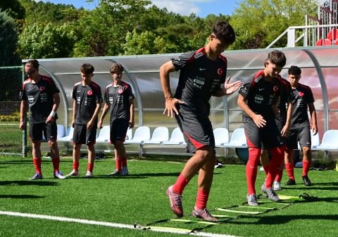 U15 Ulusal Takımımız, UEFA Gelişim Turnuvası Hazırlıklarına Riva'da Başladı 6 u15 ulusal takimimiz uefa gelisim turnuvasi hazirliklarina rivada basladi 4 jmPaYZU9