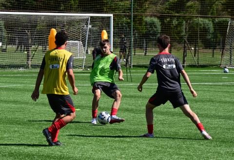 U15 Ulusal Takımımız, UEFA Gelişim Turnuvası Hazırlıklarına Riva'da Başladı 9 u15 ulusal takimimiz uefa gelisim turnuvasi hazirliklarina rivada basladi 7 FYMK9ZSZ