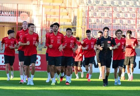 Ümit Ulusal Kadromuz, Ukrayna Maçı Hazırlıklarına İstanbul'da Başladı 3 umit ulusal kadromuz ukrayna maci hazirliklarina istanbulda basladi 1 vwCSdQqF