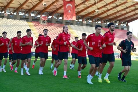 Ümit Ulusal Kadromuz, Ukrayna Maçı Hazırlıklarına İstanbul'da Başladı 4 umit ulusal kadromuz ukrayna maci hazirliklarina istanbulda basladi 2 G5dKPEqb